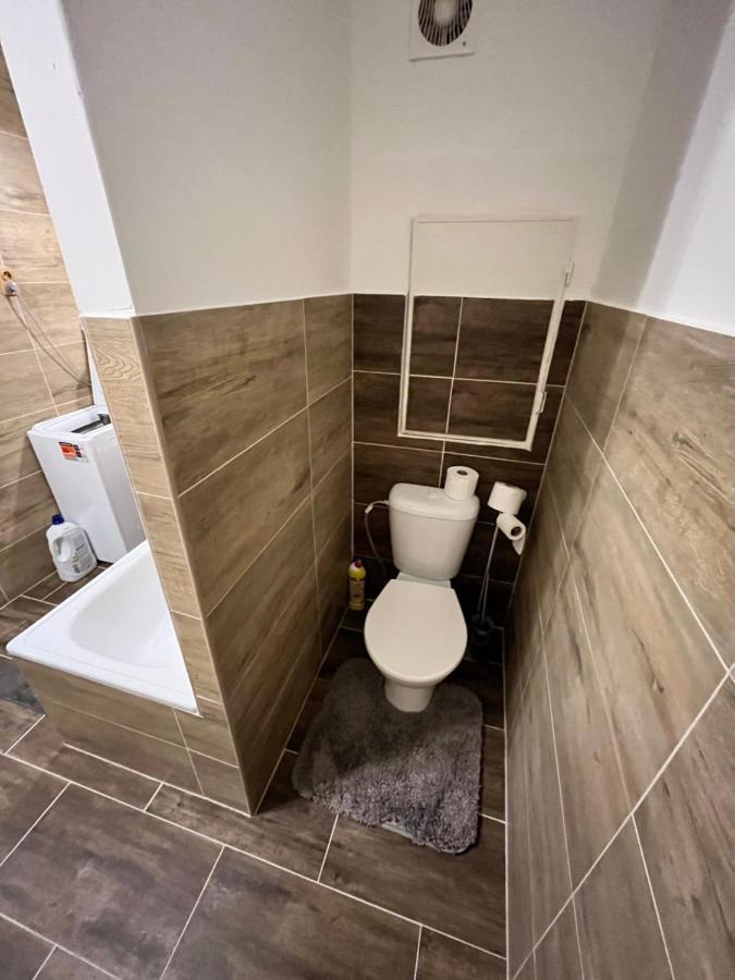 Apartman Free Wifi - Urban Oasis