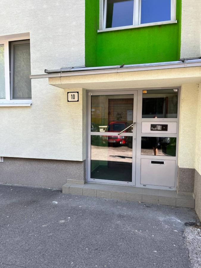 Apartman Free Wifi - Urban Oasis *